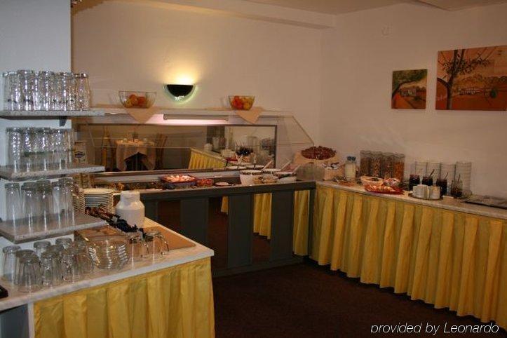 Invite Hotel Nuernberg City Restaurant billede